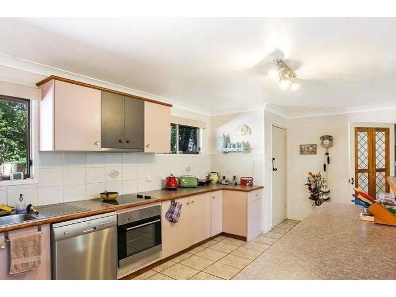 22 Amos Crescent, Mount Lofty QLD 4350
