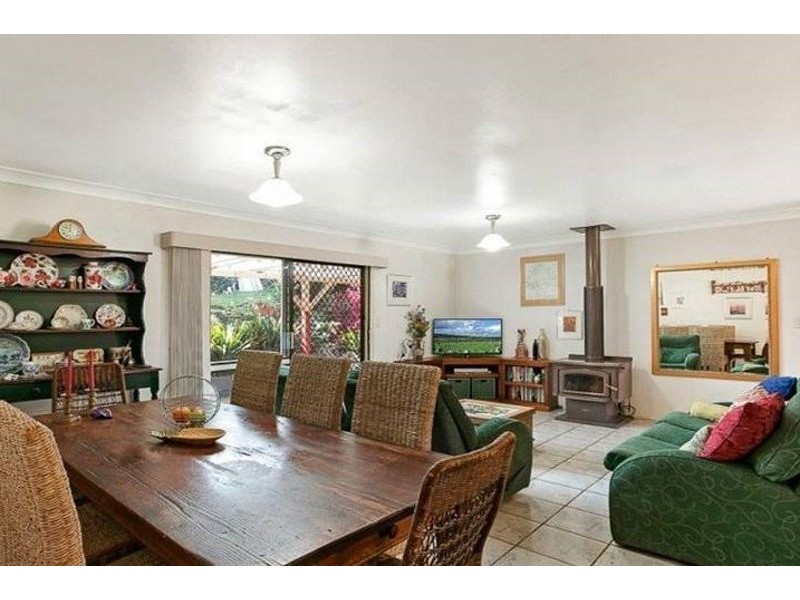 22 Amos Crescent, Mount Lofty QLD 4350