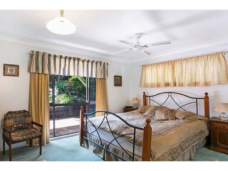 22 Amos Crescent, Mount Lofty QLD 4350