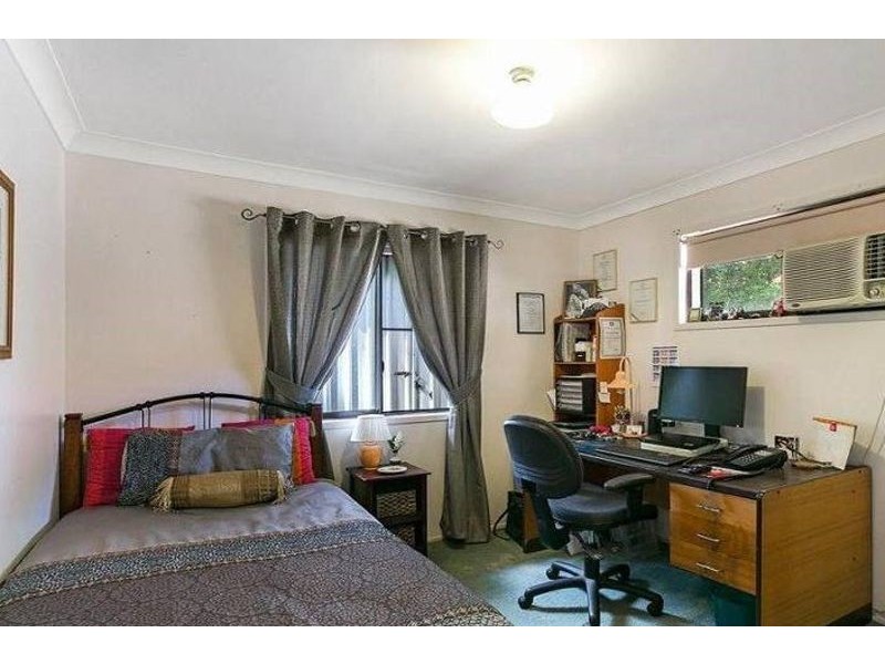 22 Amos Crescent, Mount Lofty QLD 4350