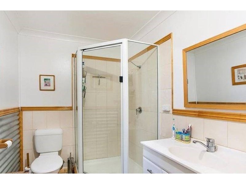 22 Amos Crescent, Mount Lofty QLD 4350