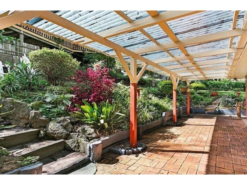 22 Amos Crescent, Mount Lofty QLD 4350