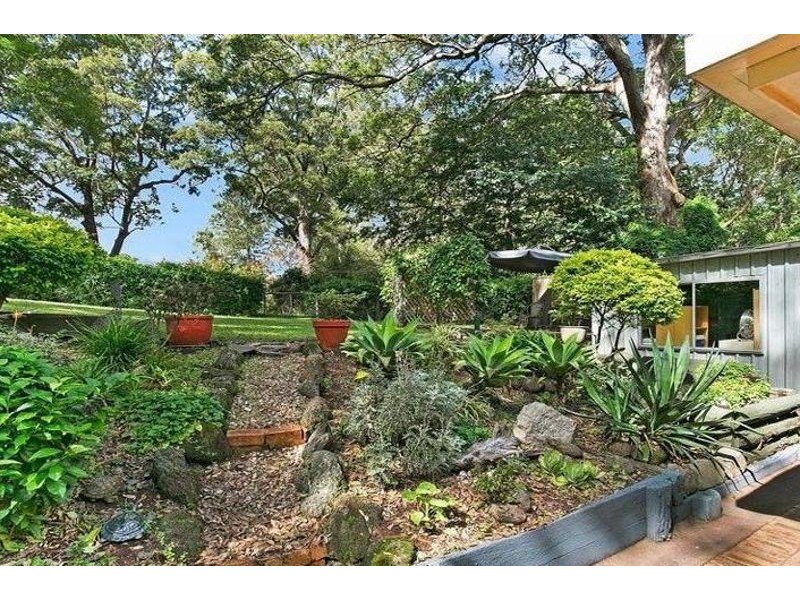 22 Amos Crescent, Mount Lofty QLD 4350