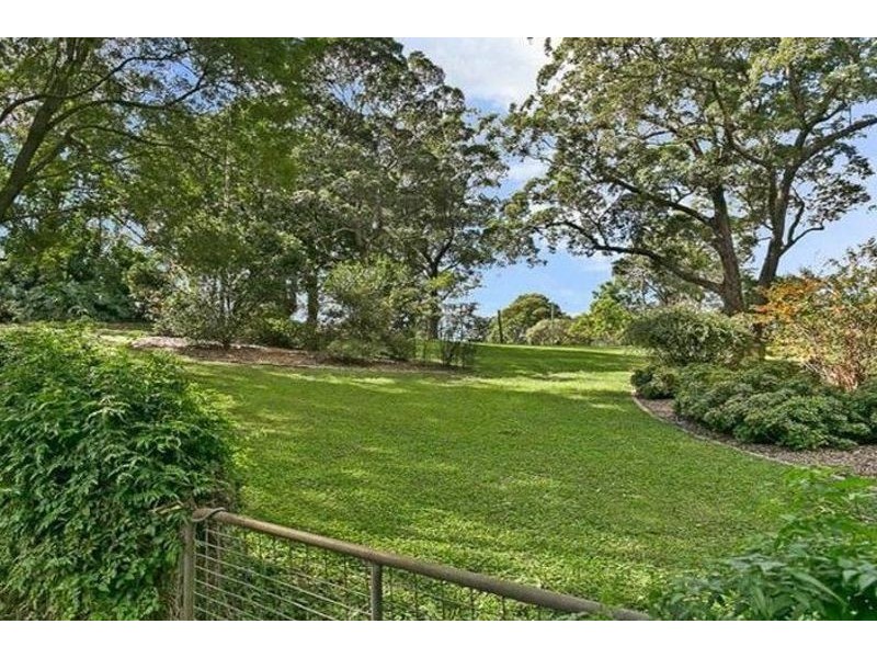 22 Amos Crescent, Mount Lofty QLD 4350