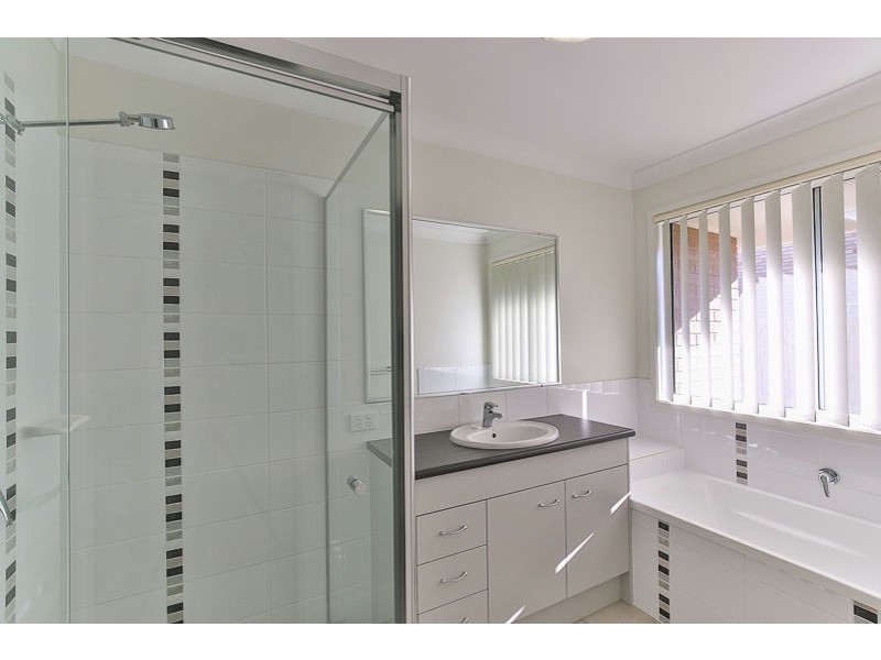 60 Newman Road, Wyreema QLD 4352