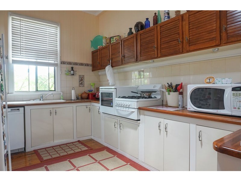 321 South Street, Harristown QLD 4350