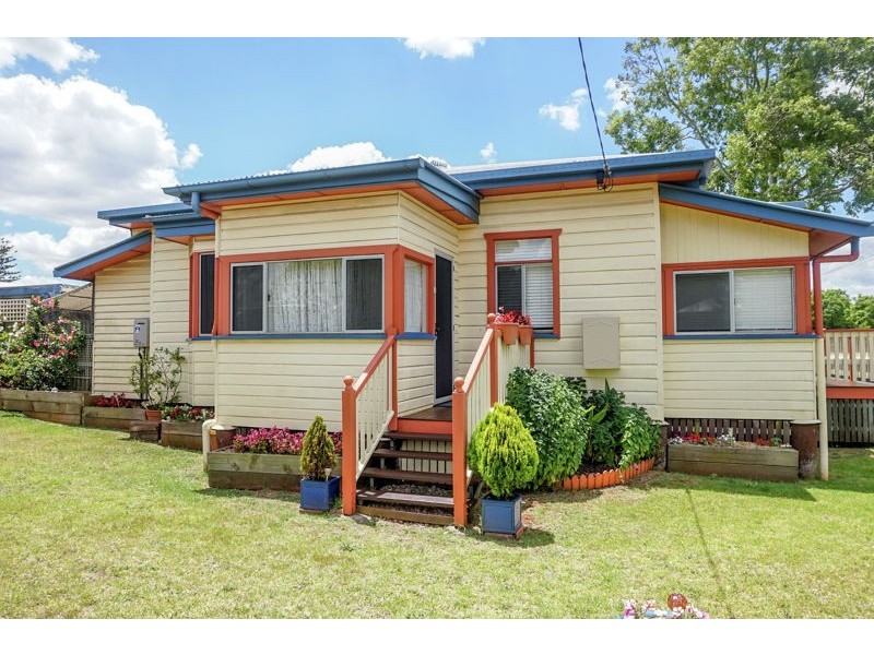 321 South Street, Harristown QLD 4350