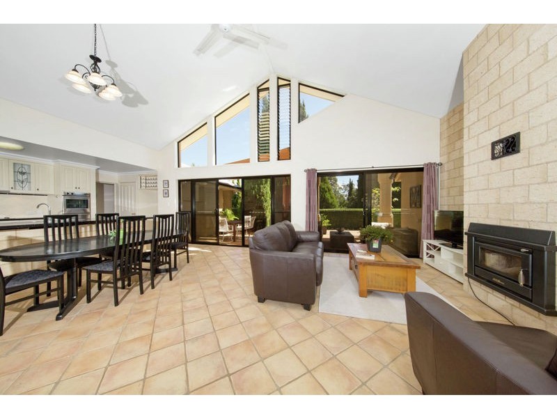 7 Montclair Close, Middle Ridge QLD 4350