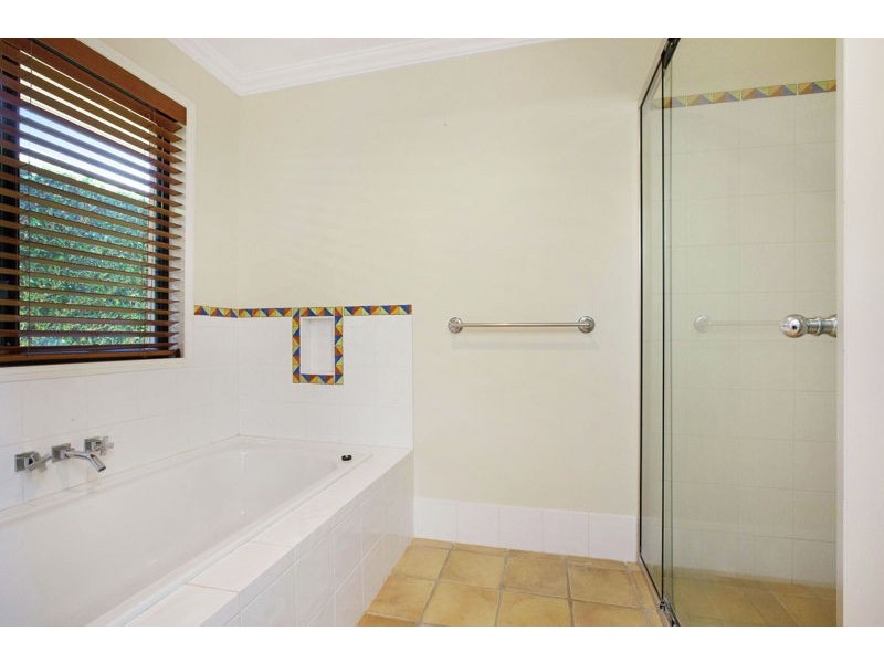 7 Montclair Close, Middle Ridge QLD 4350