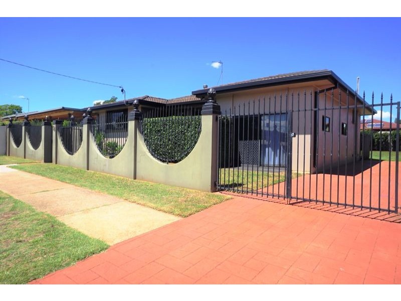 74 Warwick Street, Harristown QLD 4350