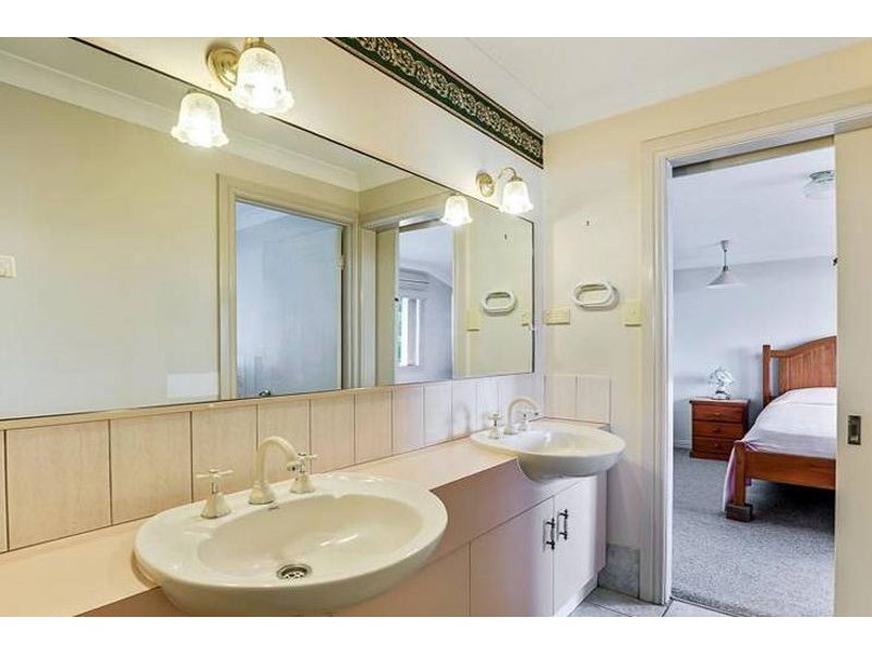 118 Hursley Road, Newtown QLD 4350
