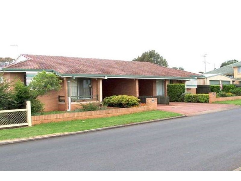 2a Birdwood Street, Newtown QLD 4350