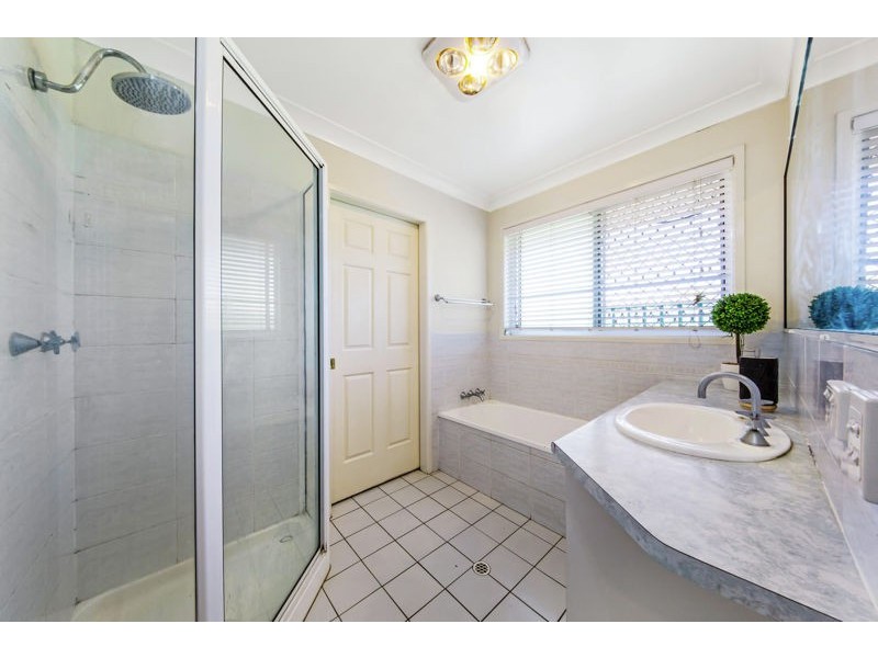 35 Stratford Drive, Wyreema QLD 4352