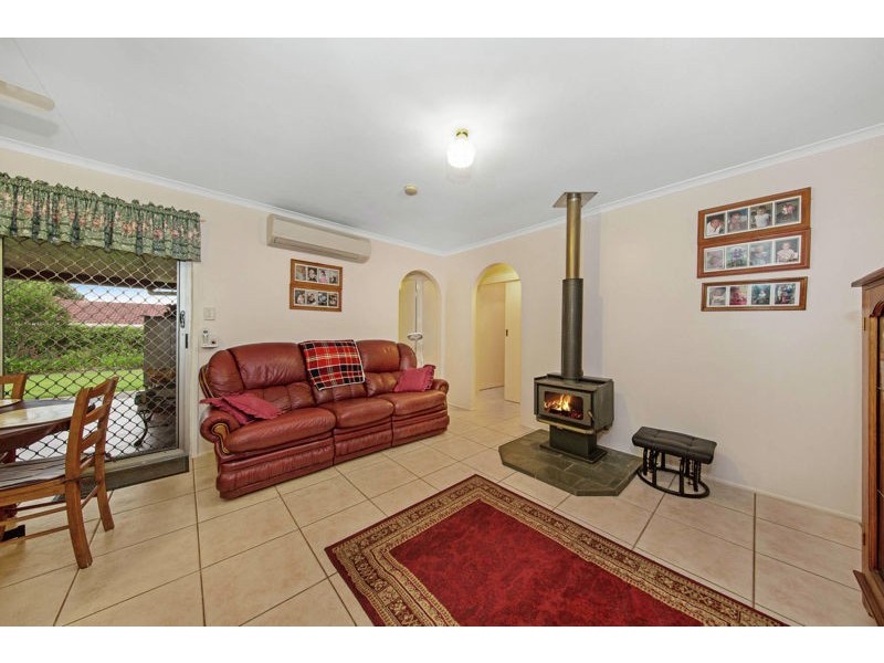 10 Sapphire Court, Kearneys Spring QLD 4350