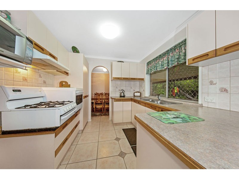 10 Sapphire Court, Kearneys Spring QLD 4350