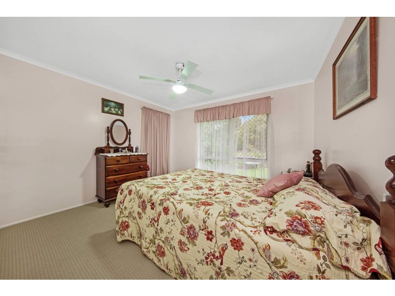 10 Sapphire Court, Kearneys Spring QLD 4350