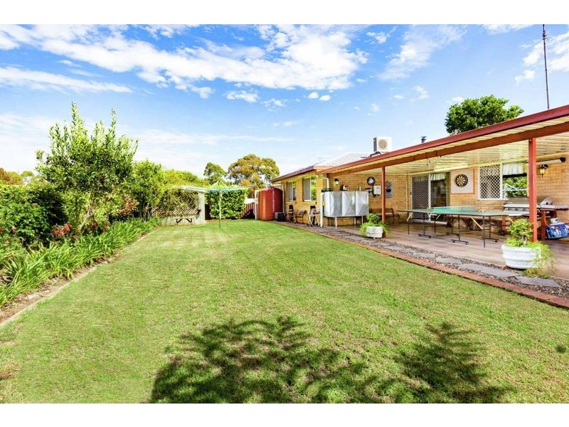 10 Sapphire Court, Kearneys Spring QLD 4350