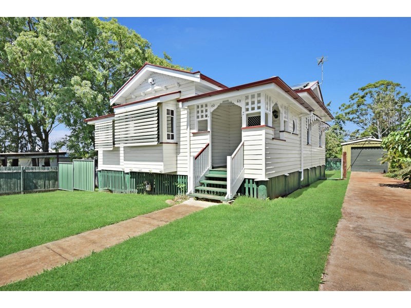 18 West St, North Toowoomba QLD 4350