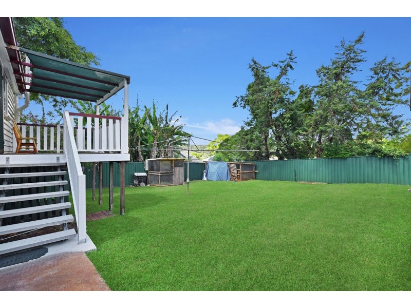 18 West St, North Toowoomba QLD 4350
