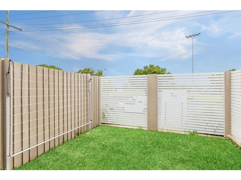 8/51 Gipps Street, Drayton QLD 4350