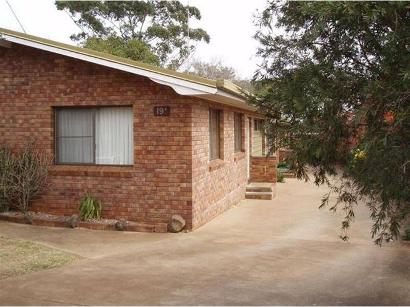 1/19a Llewellyn Street, Centenary Heights QLD 4350
