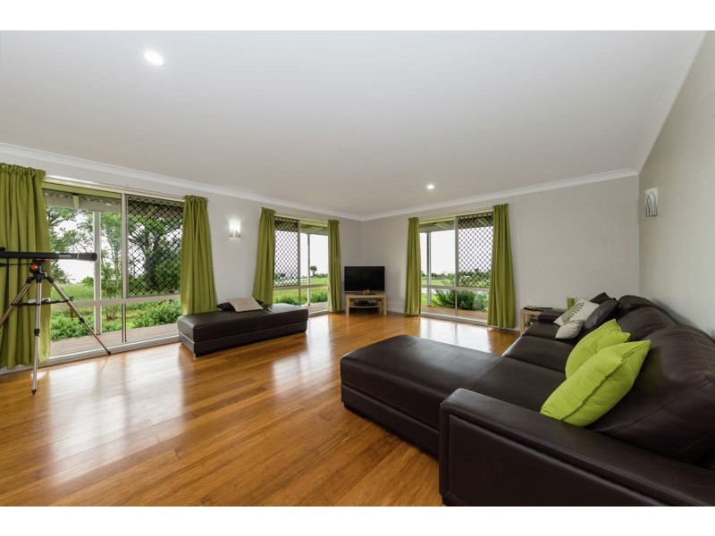 22 Hilltop Drive, Gowrie Junction QLD 4352