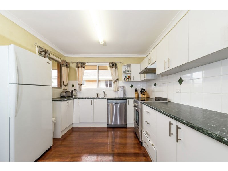 18 Friend Street, Harristown QLD 4350
