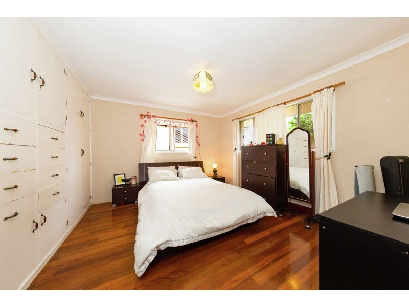 18 Friend Street, Harristown QLD 4350