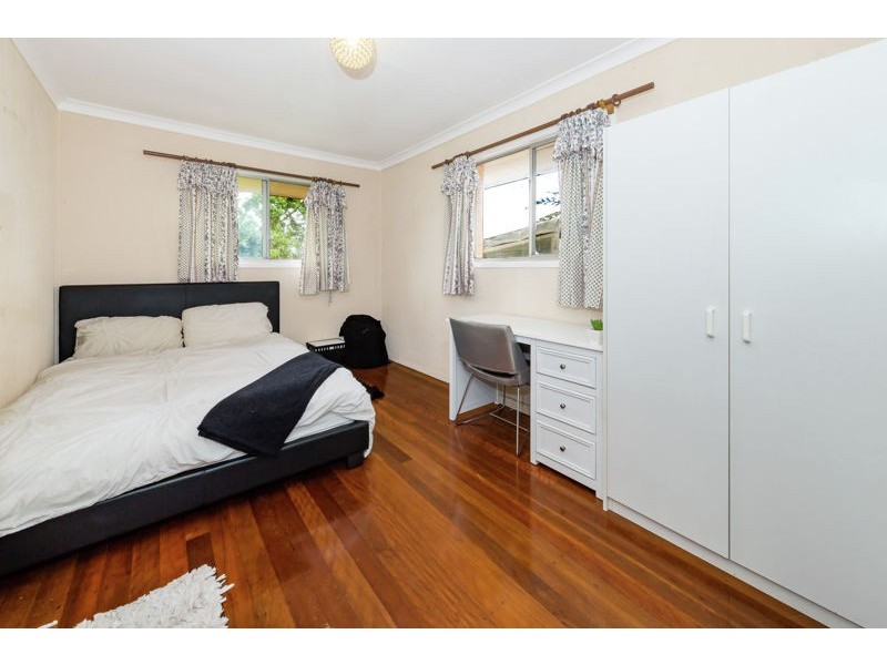 18 Friend Street, Harristown QLD 4350