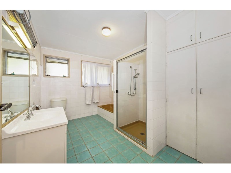 25 Linora Drive, Gowrie Mountain QLD 4350