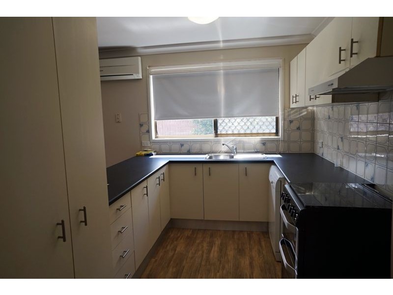 2/8 Rebecca Court, Kearneys Spring QLD 4350