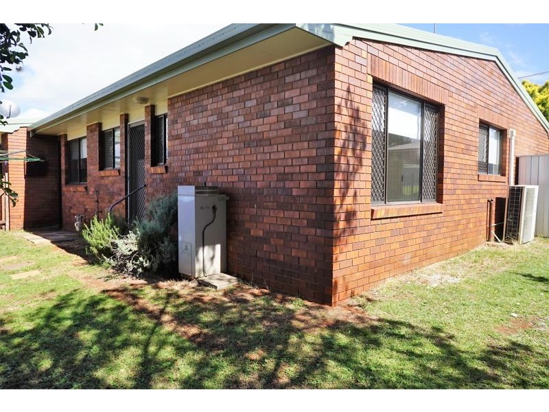 2/8 Rebecca Court, Kearneys Spring QLD 4350