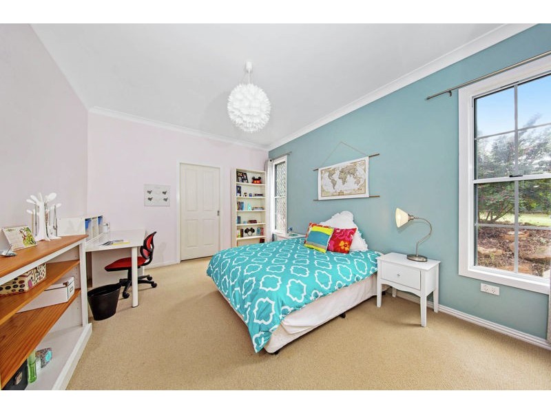 93 Bridge Street, Mount Lofty QLD 4350