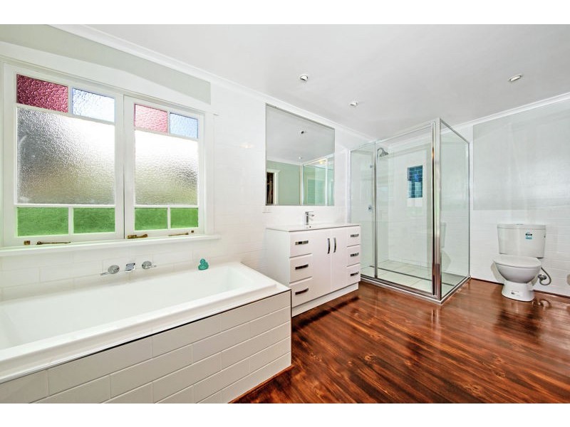 93 Bridge Street, Mount Lofty QLD 4350