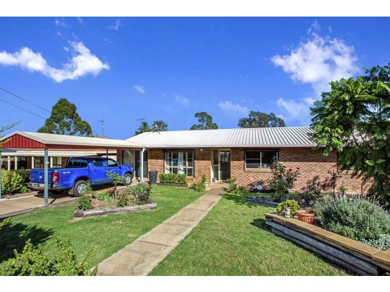 10 Gladstone Street, Wyreema QLD 4352