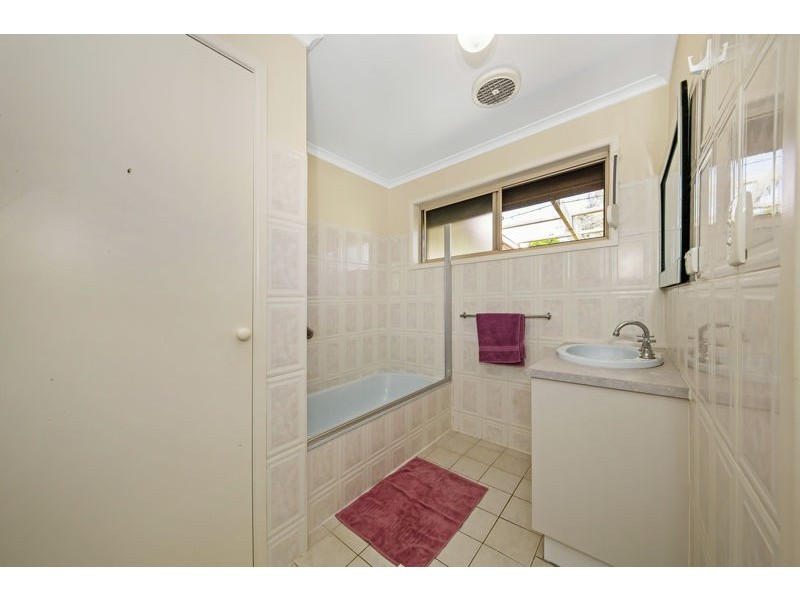 10 Gladstone Street, Wyreema QLD 4352