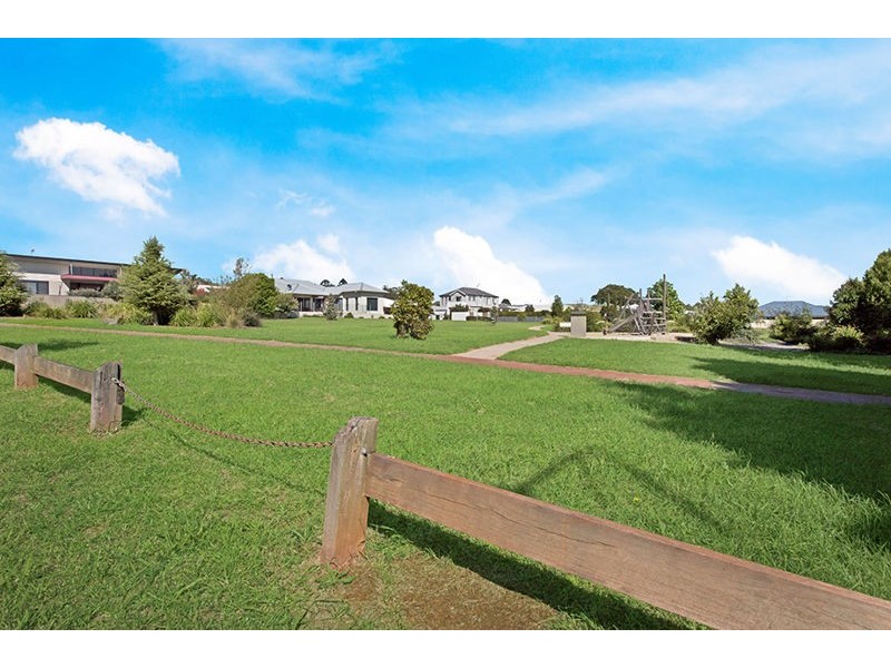 2/14 Ethan Street, Middle Ridge QLD 4350