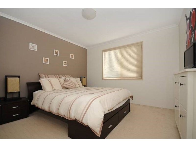 12 Hoffman Street, Kearneys Spring QLD 4350