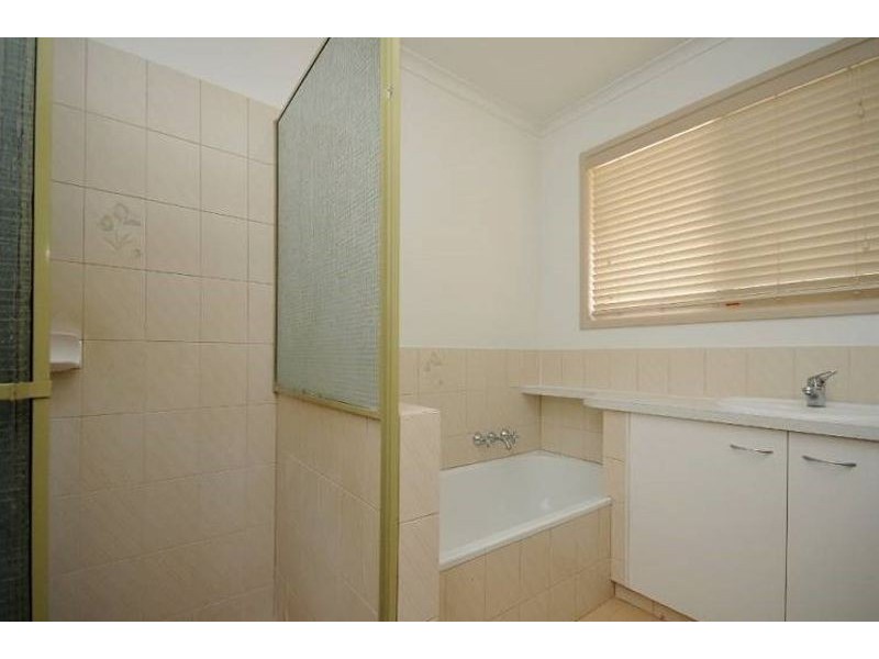 12 Hoffman Street, Kearneys Spring QLD 4350