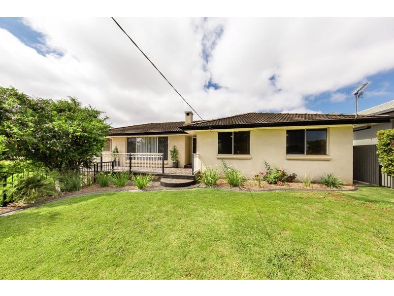 304 South Street, Harristown QLD 4350