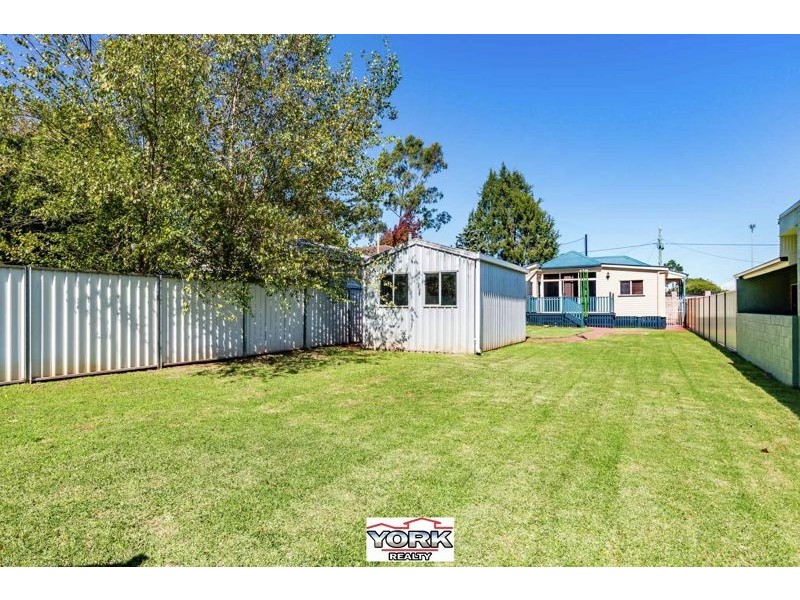 3 Hawthorn Street, East Toowoomba QLD 4350