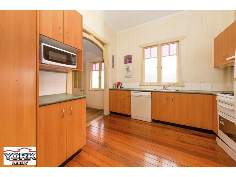 5 Llewellyn Street, Centenary Heights QLD 4350