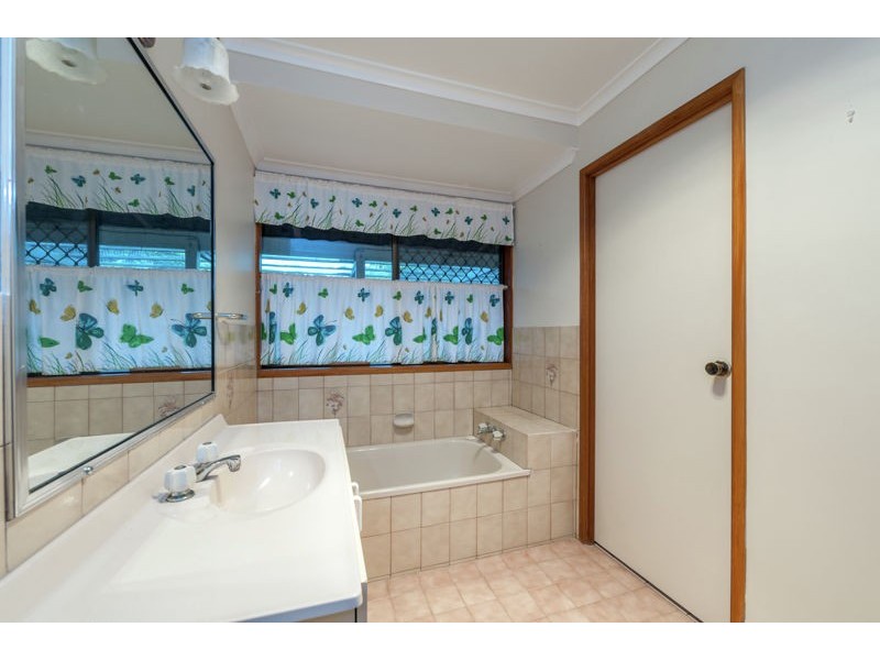 8 Umbiram Road, Wyreema QLD 4352