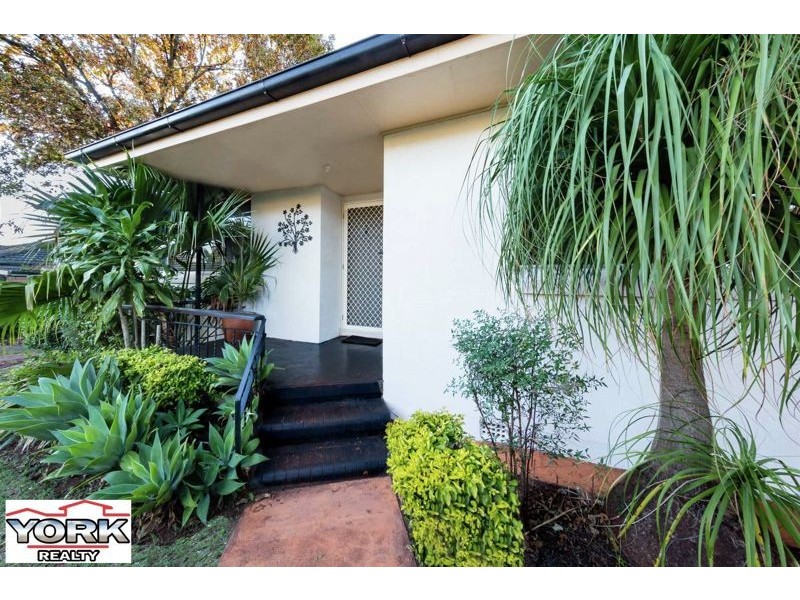 20 Schloss Street, Centenary Heights QLD 4350