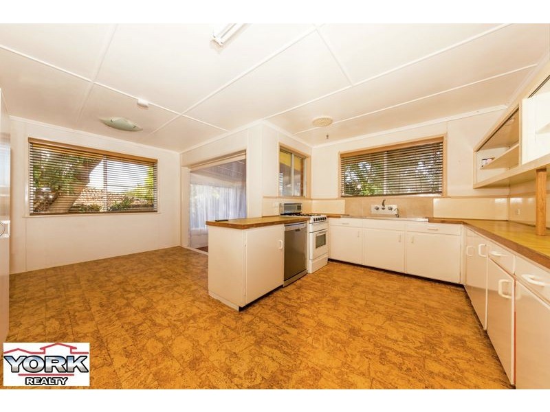 20 Schloss Street, Centenary Heights QLD 4350