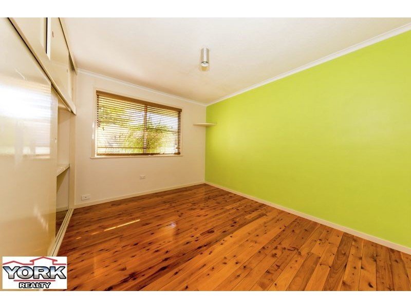 20 Schloss Street, Centenary Heights QLD 4350