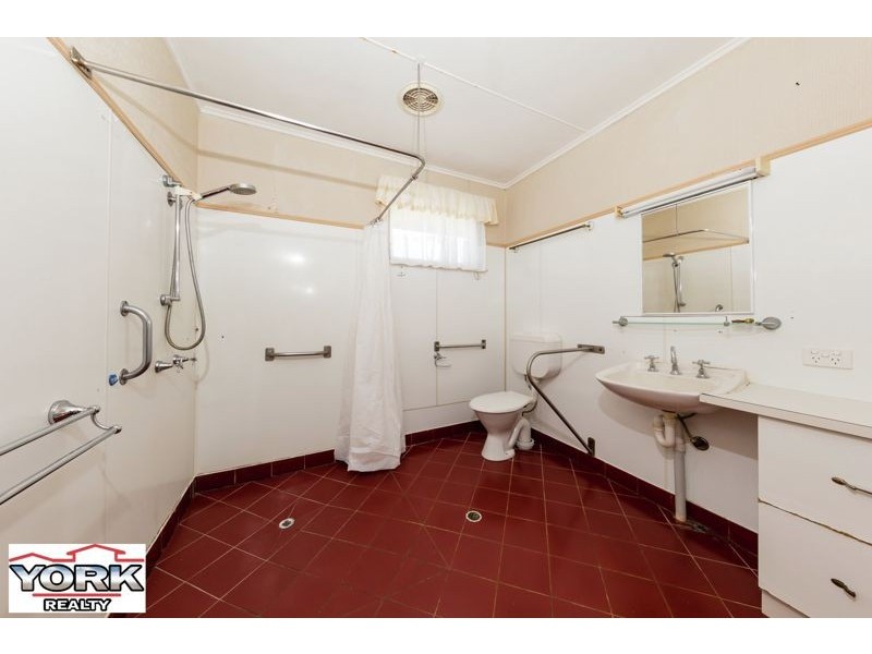 20 Schloss Street, Centenary Heights QLD 4350