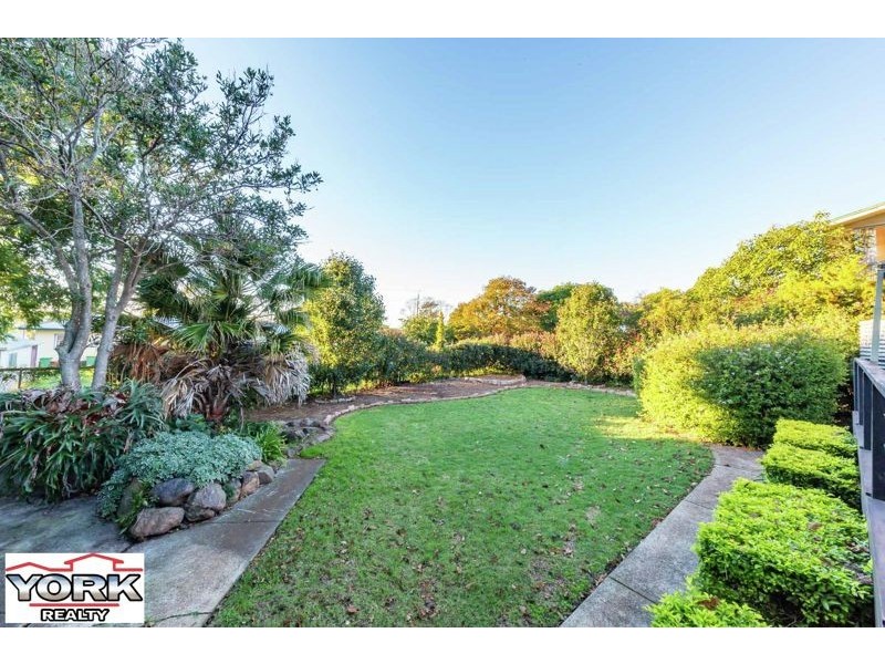 20 Schloss Street, Centenary Heights QLD 4350