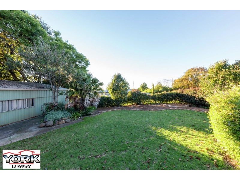 20 Schloss Street, Centenary Heights QLD 4350