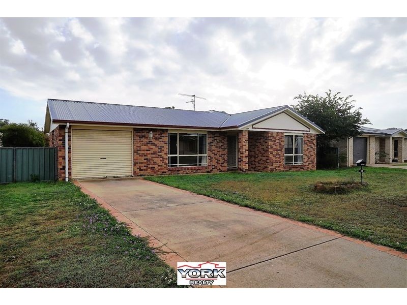 6 Cass Court, Oakey QLD 4401